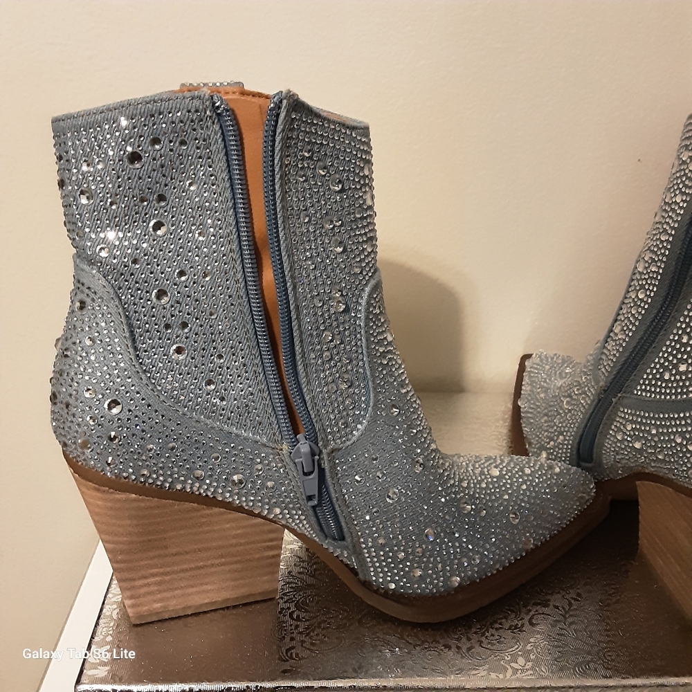 Very G Sparkling Blue Ankle Boots Size 8. - Picture 6 of 10